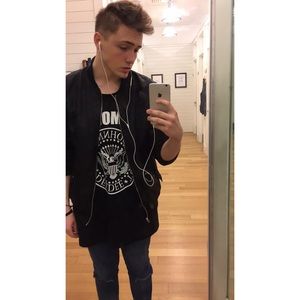 Meet your Posher, Nikolas